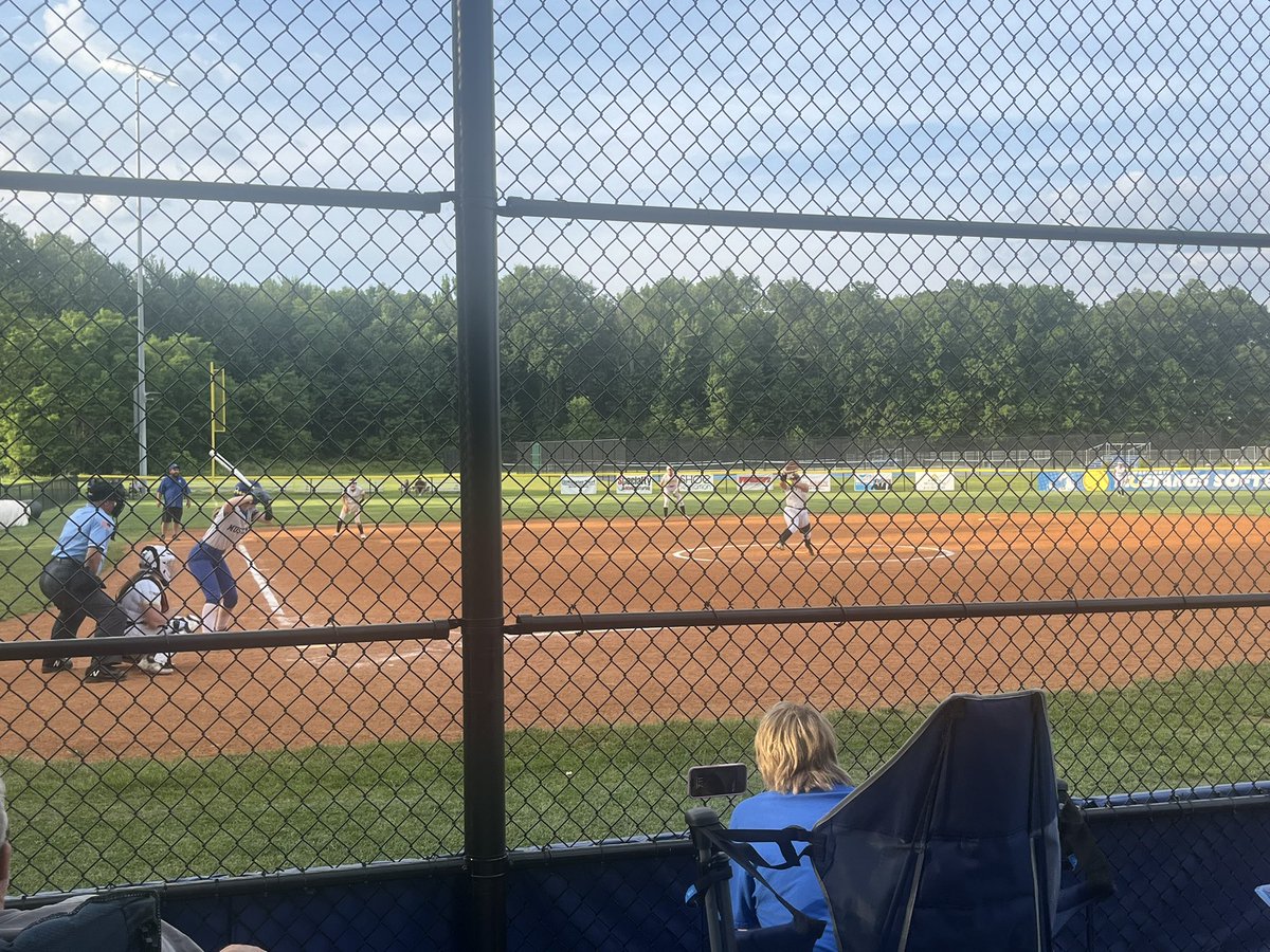 Moved over to New Washington High School for @IHSAA1 🥎 Sectional #62. Game 1: @MustangNWSports vs @HenryvilleAth. #BeAChampionOfHighSchoolSports #ThisIsYourIHSAA #FaceOfSportsmanship #EducationBasedAthletics