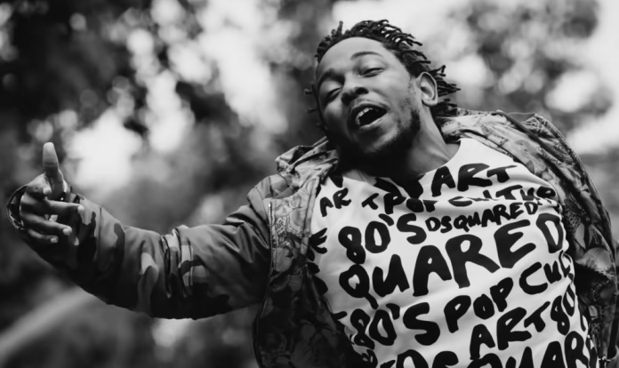 RapMais's tweet photo. 🚨Kendrick Lamar tem música eleita a melhor do Rap dos últimos 10 anos pelo Spotify

'Alright' lidera lista divulgada pela plataforma das maiores lançadas na era do streaming https://t.co/aUFQnJCLWj