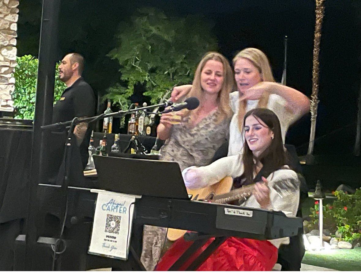 That time the newest @AmericanIdol @AbiCarterMusic played a little private concert for @LeadingedgePT in #palmdesert. We knew she was going to be a star … but holy s*%# this is amazing & we couldn’t be any luckier or prouder!!! ❤️ 🎶 🎼 
I think her fees will be going 🆙