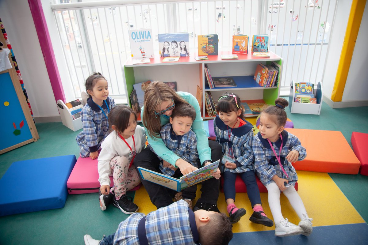 lasillavacia's tweet photo. #LaSillaAcadémica

El proyecto de ley de educación del gobierno de @petrogustavo busca hacer obligatorios tres años de educación preescolar.

Hablamos con @RaquelBernal3, rectora de @Uniandes, sobre esto y los pendientes para mejorar la educación de la primera infancia.

🧵 https://t.co/peRJDnTISI