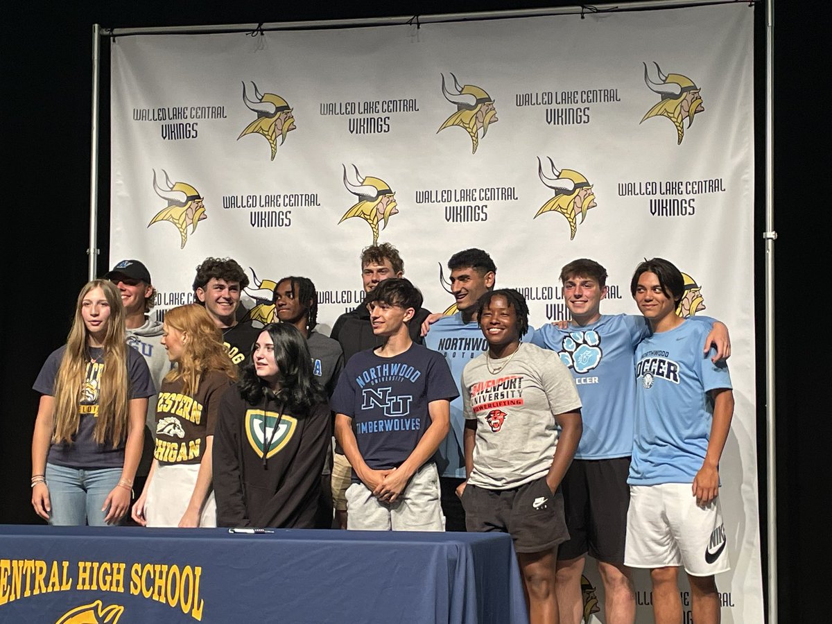 WLCentralHS's tweet photo. Congrats to all of our student athletes who were recognized at our College Athletics Signing Night! https://t.co/IMIGRVaLjl