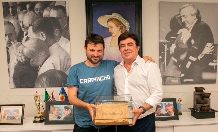 Uno está IMPUTADO por robarse la comida y la plata de los más vulnerables, el otro está procesado por abuso sexual. 

Pero tranquilos: Lo hicieron en nombre de Perón, Evita, Néstor y Cristina.