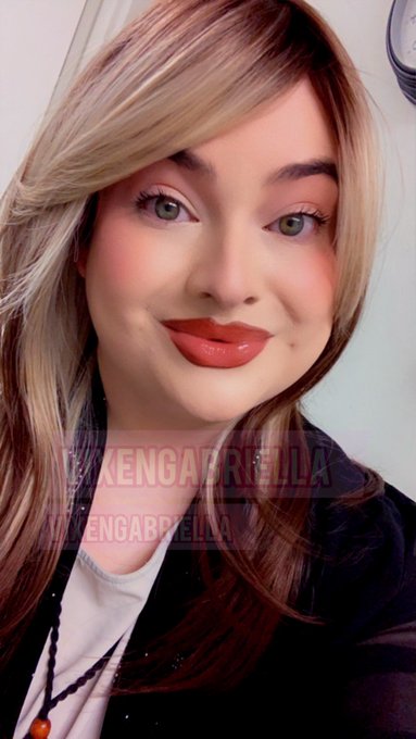 Say hi 💜💚💜 https://t.co/6cmjsKMjVT