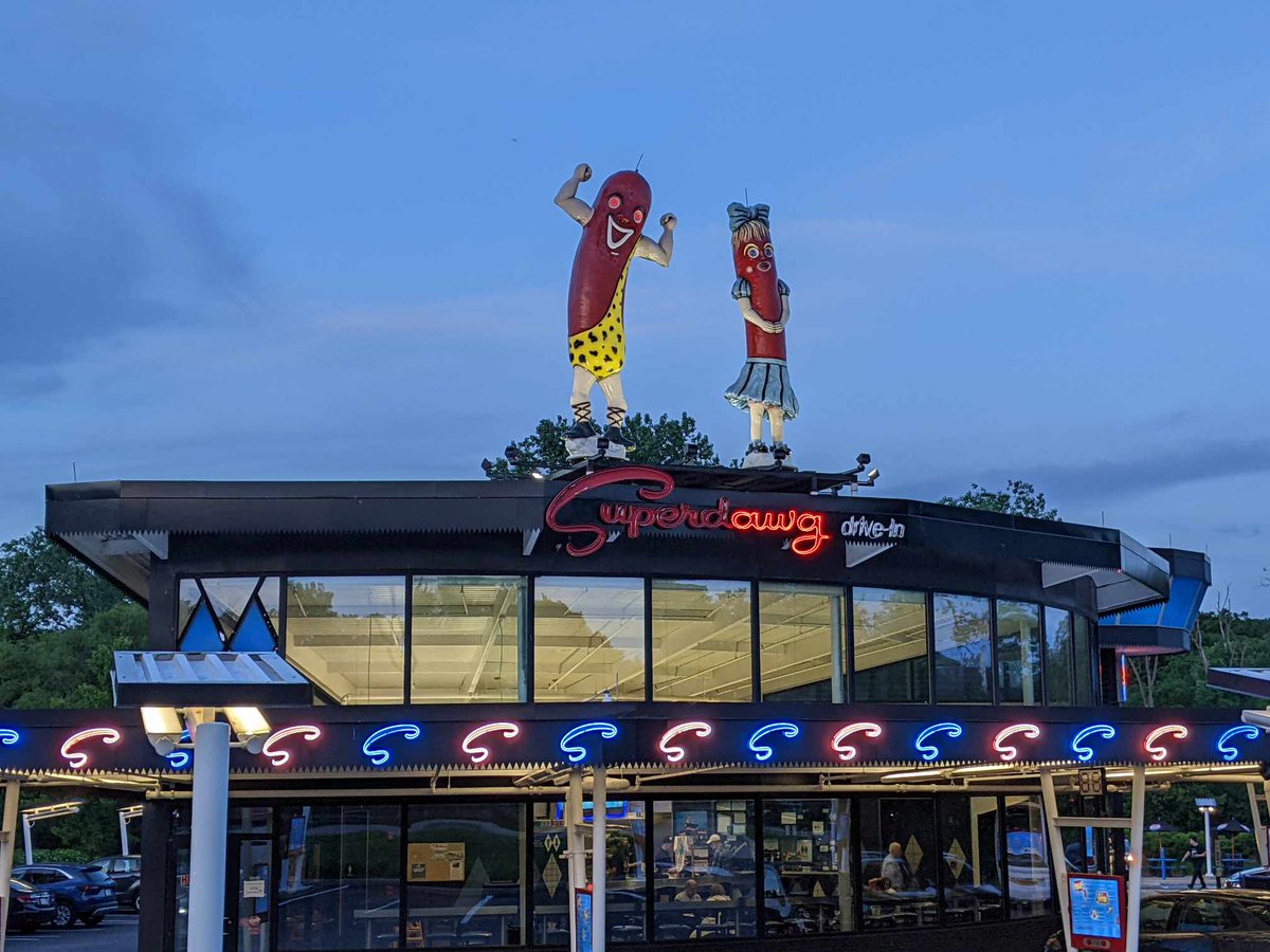 Had one of these bad boys last night. #Superdawg #ChicagoDog