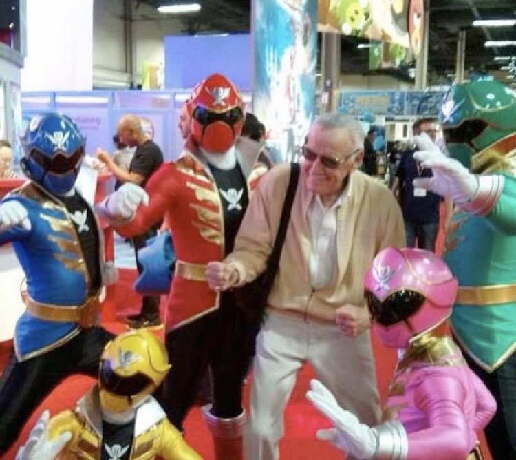 El viejo Stan Lee ojala siguera con nosotros
#powerrangers #tokusatsu