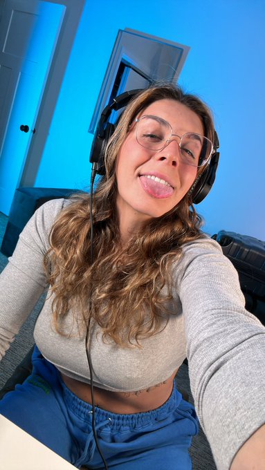 Streaming on twitch! Trying my hand at the baby deep dip map 😅 https://t.co/caKxrB8Ggx