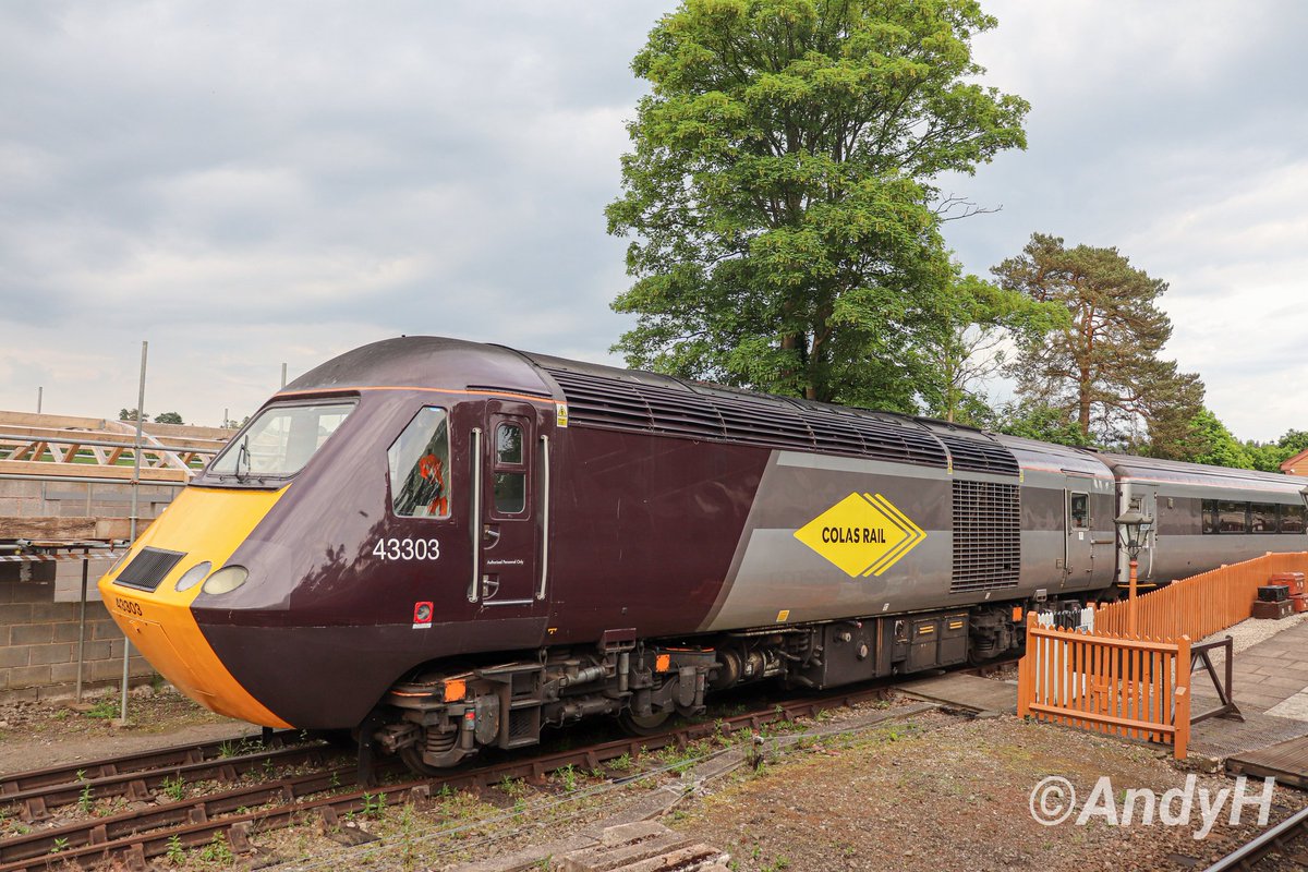 holtona72's tweet image. #HighSpeedTuesday Two more pics of @ColasRailUK #HST 43303 at the @svrofficialsite #SVRgala last week. First 📸 is stabled at Arley station on 17/5/24 &amp;amp; 2nd is departing from Bewdley alongside fellow guest 70005 the day before. I've now seen 13 different power cars on this line!