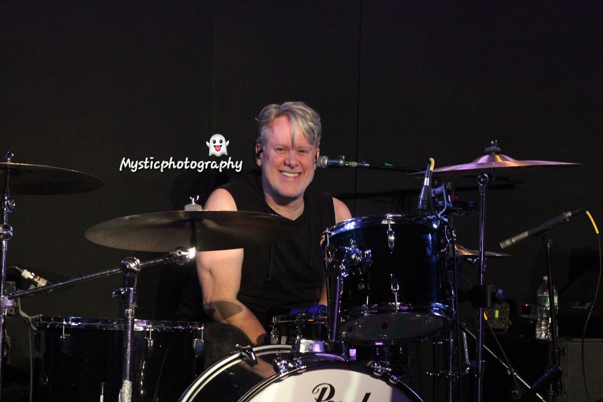 Louden Swain
Mercury Lounge
May 2024
Yes, a photo of @Innocuous_Flop without a cymbal in his face. Another goal was met this weekend! @LoudenSwain1