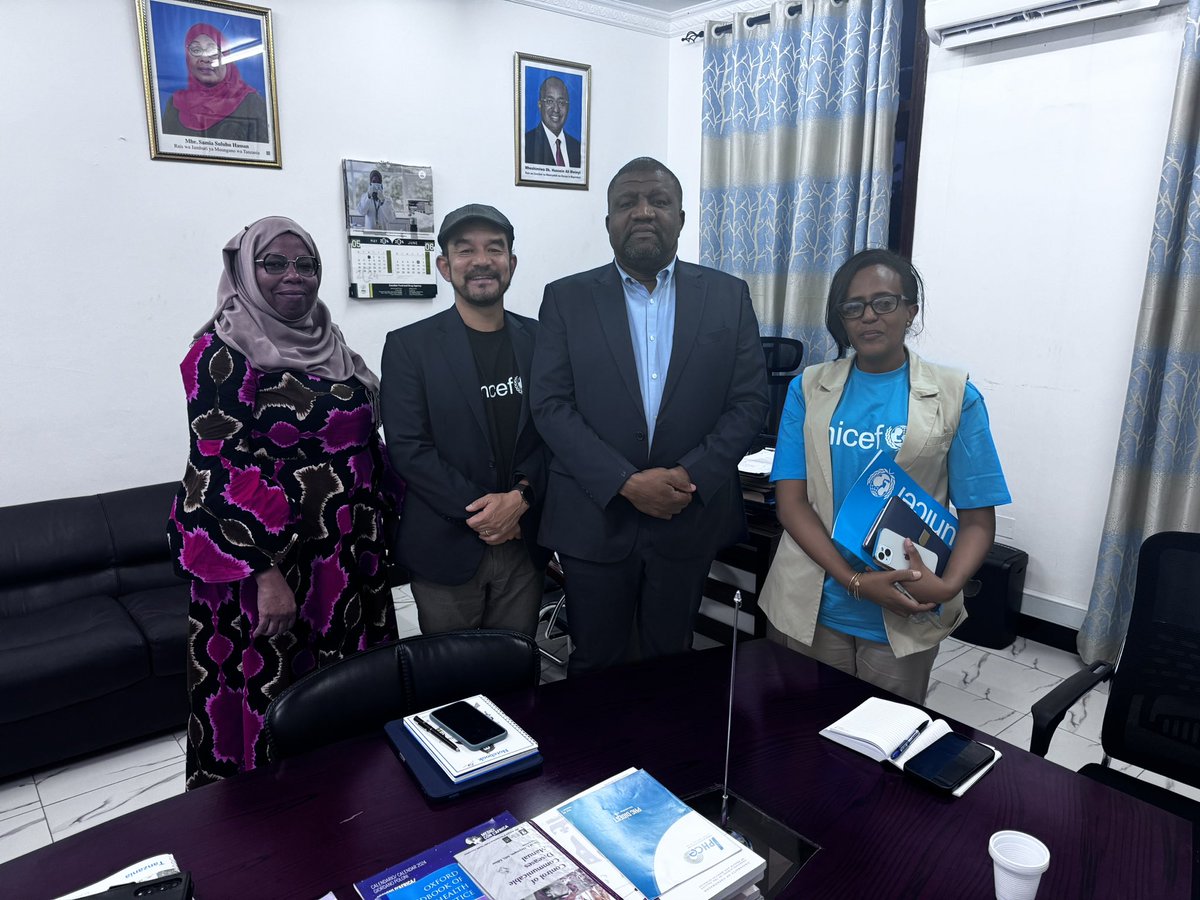 Had a great discussion with Dr. Slim, Director of Preventive Services @mohznz1 on #SBC #RCCE work in #Zanzibar - from call centres for CFM to community engagement. When partners truly champion and value the power of Behaviour Change, work becomes a breeze @UNICEFTanzania