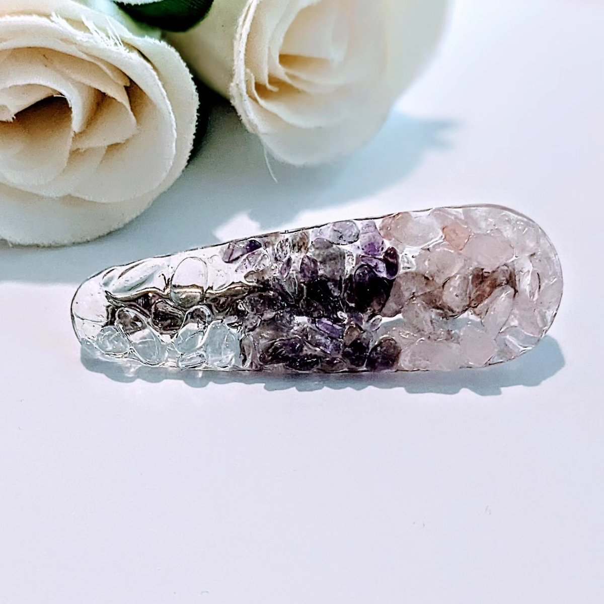 #handmade crystal Rose Quartz, Amethyst & Clear Quartz gemstone hair clip.
Available Here ⬇️ 
kelliesuedesigns.etsy.com/listing/172407…
.
#EarlyBiz #EarlyRisers #jewelryaddict #etsy #MHHSBD #giftideas #stockingstuffers #shopping #elevenseshour