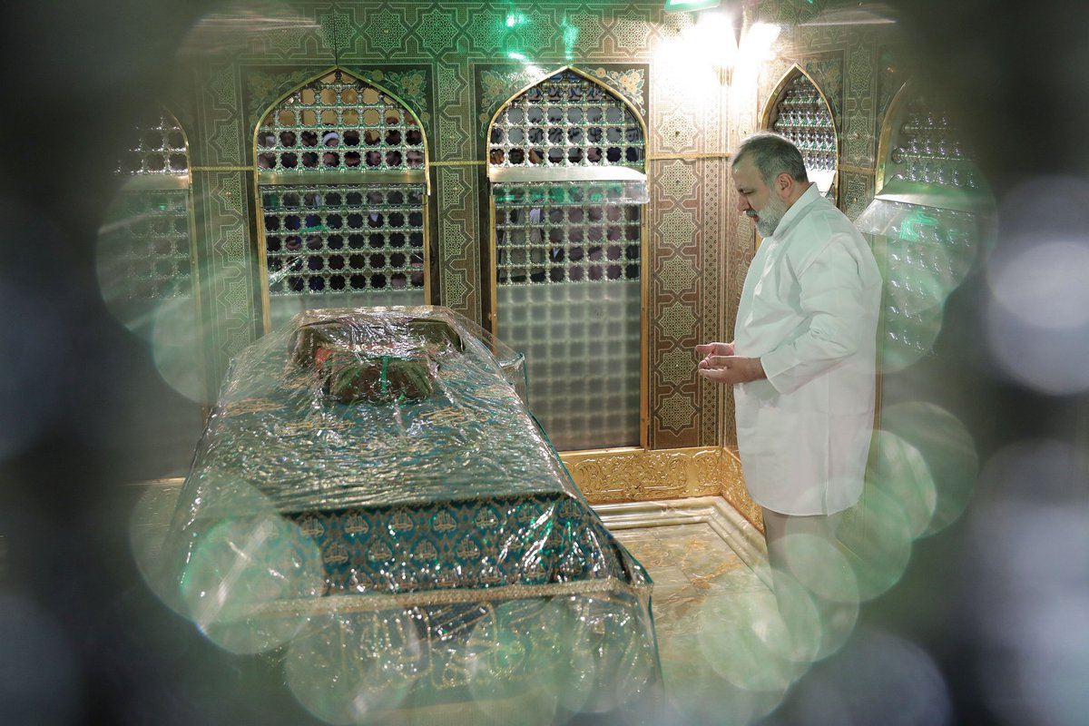 ImamRezaEN's tweet photo. [O Allah!] place us among the most elect of Your knowers,
the most righteous of Your servants,
the most truthful of Your obeyers,
the most sincere of Your worshipers!

Sahifa Sajjadiyah, whispered prayer 12 https://t.co/p8r4gnWR4u