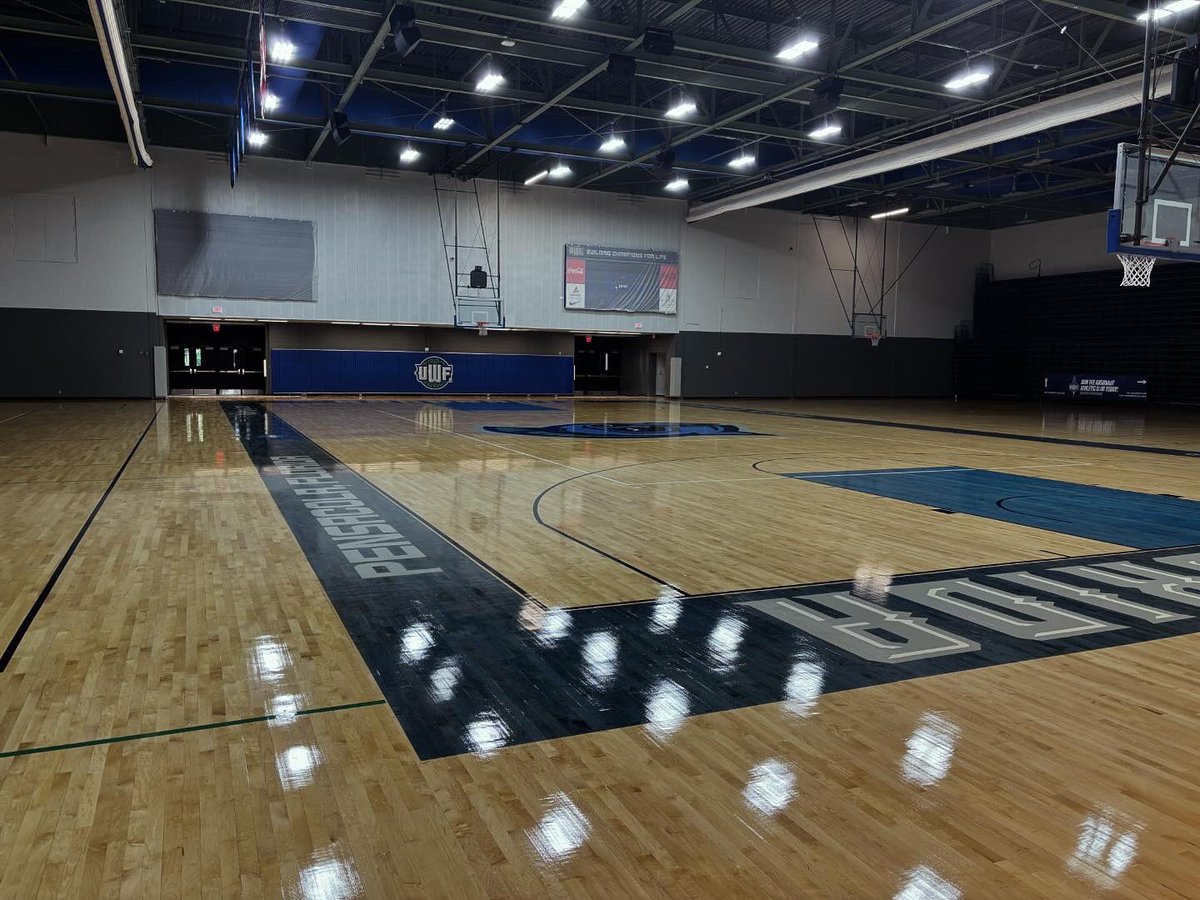 uwfgameops's tweet photo. Updated floor design in the Field House 🏐🏀 https://t.co/RCZmLuN3ab