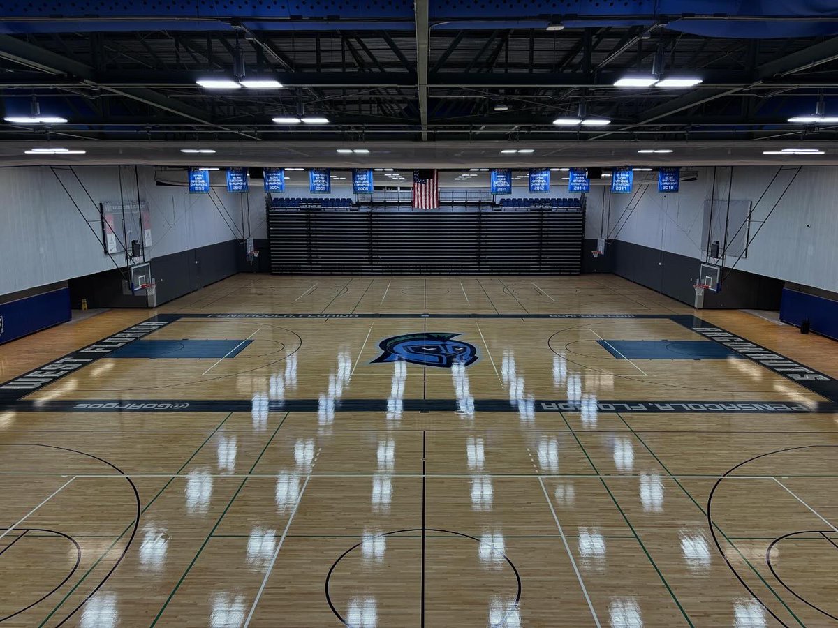 uwfgameops's tweet photo. Updated floor design in the Field House 🏐🏀 https://t.co/RCZmLuN3ab