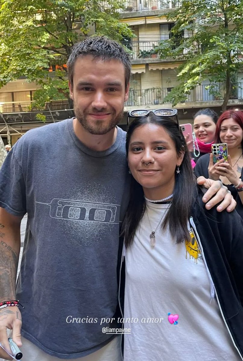 liamcombr's tweet photo. 📸 | @LiamPayne com fãs na Argentina 

©️ milyf10 https://t.co/UOK6CwqOMB