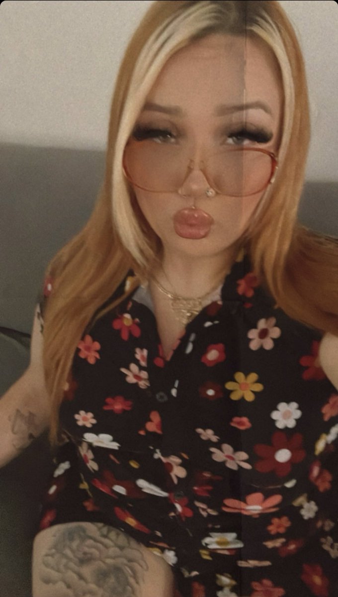 iknowusickofme's tweet image. 🌸🌻🌼