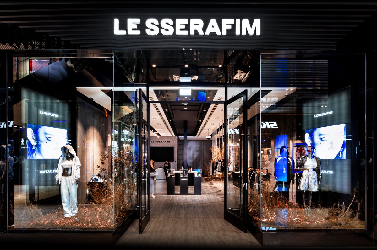 morningKall's tweet photo. ONLY 3 WEEKS LEFT TO VISIT 🖤  

LE SSERAFIM 2024 S/S POP UP in Melbourne.  
20th April - 9th June 2024. 
Lower Ground, Melbourne Emporium (Near Fortress).  

#LE_SSERAFIM #2024_SS_POPUP #LE_SSERAFIM_EASY #POPUP #MELBOURNE https://t.co/kBBBMREZNz