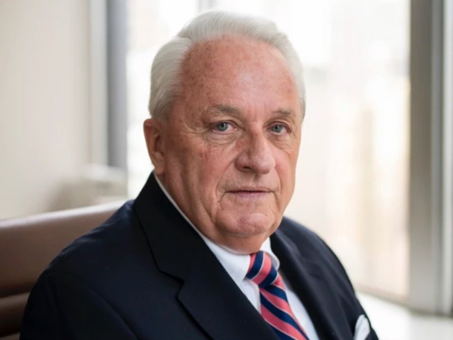 mcburls's tweet photo. .
At Dumpy's insistence, Bob Costello takes the stand.
He's the only person in Manhattan more obnoxious than Hair Furor.
🤣🤣🤣 ... Only the best and the brightest ... 🤣🤣🤣 https://t.co/cq5ex24T8C