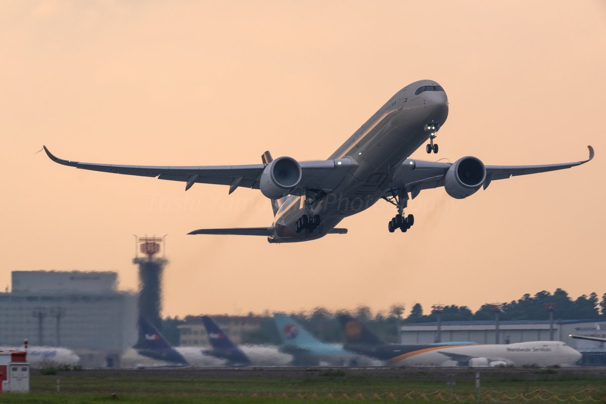 EY871
A6-XWC
Airbus A350-1041
20/May/24 RJAA 16R
この便は、私の撮影の中では、機種が一番多いかも。
A345,A346,A35K,B789,B77W あれ？388は来てないよね。