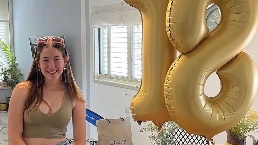 Naama on her 18th birthday.  Don’t let her celebrate her 20th in Gaza. 🎗️🎗️🎗️  #BringThemAllHome