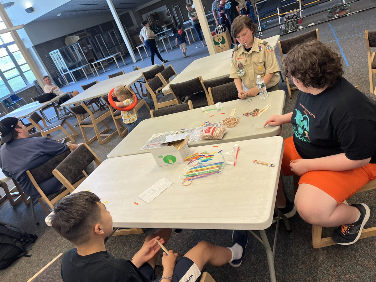 CyberOakview's tweet image. The CyberDragons helped out at Scout Night tonight! We demoed the robot, made hoop gliders, and made harmonicas! The scouts and the CyberDragons had a great time! #ScoutingAmerica #ftcrobotics #ftcrobotics