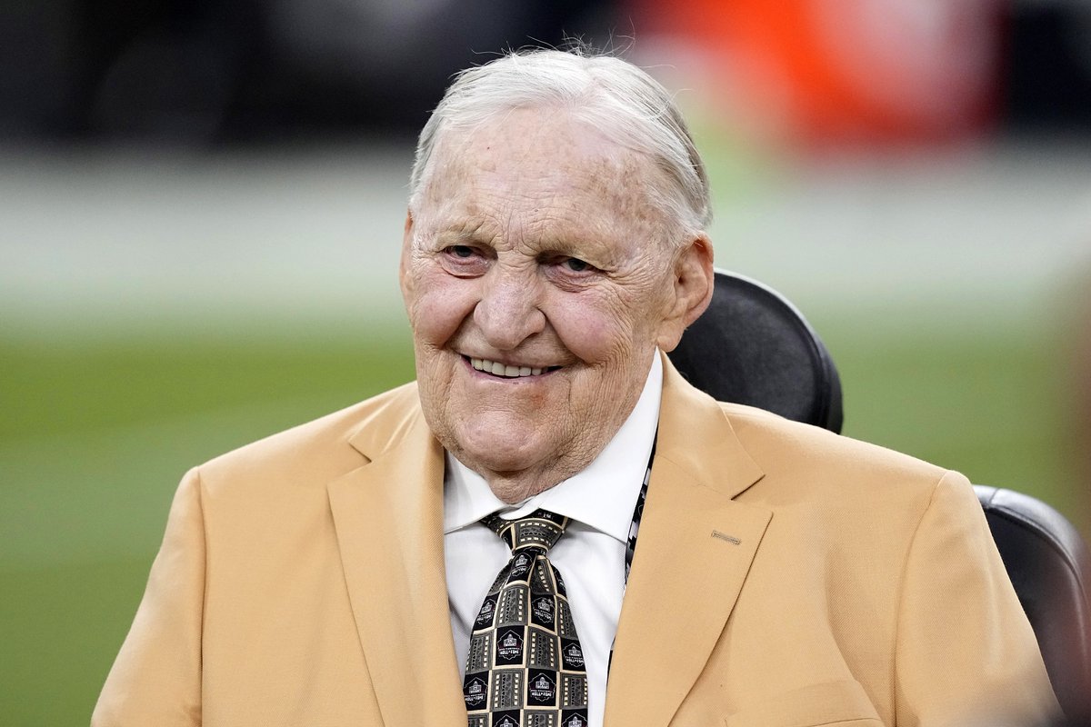 Jim Otto, ‘Mr. Raider’ and Pro Football Hall of Famer, Dies at 86: Jim Otto, the Hall of Fame center known as “Mr. Raider” for his durability through a litany of injuries, has died, the team confirmed Sunday night. He was 86. The cause of death was not… dlvr.it/T797ZK