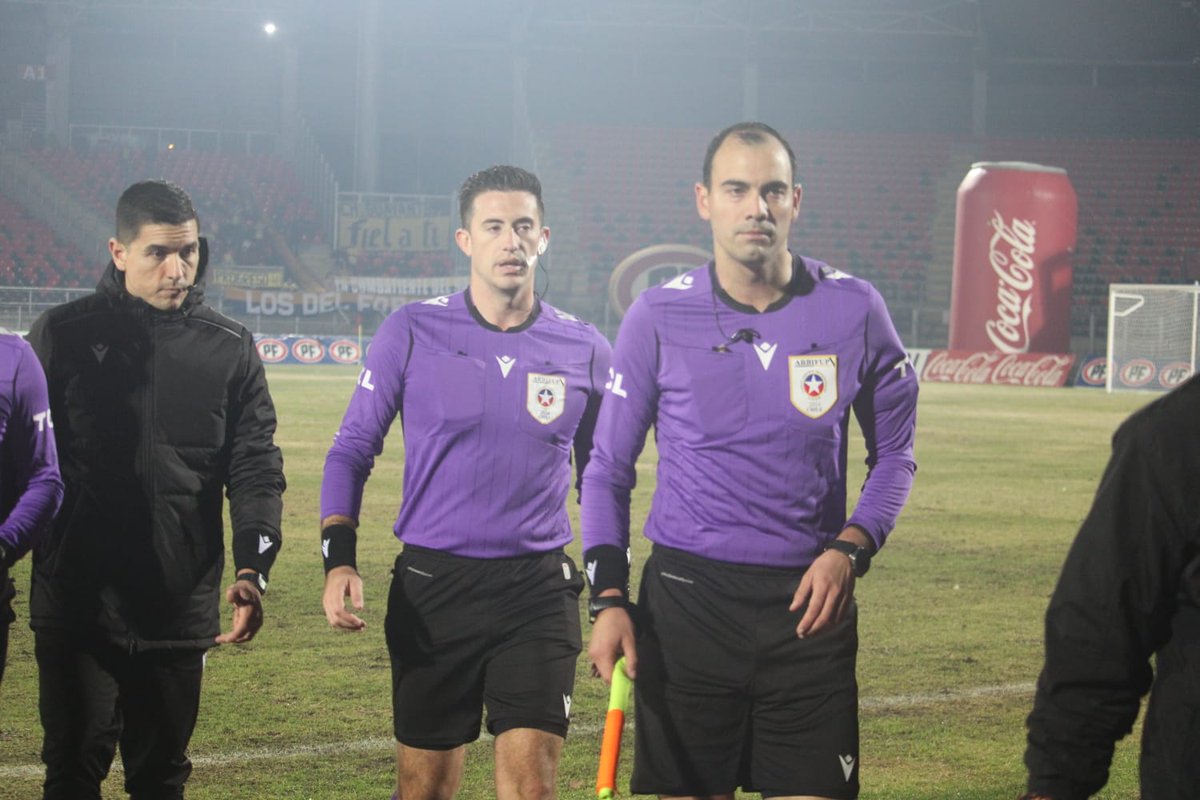 Ni siquiera hubo amarilla. El arbitraje de Mario Salvo en Rangers vs UdeC, resumido en esta jugada. 

El desempeño del referato chileno sigue dejando mucho que desear.