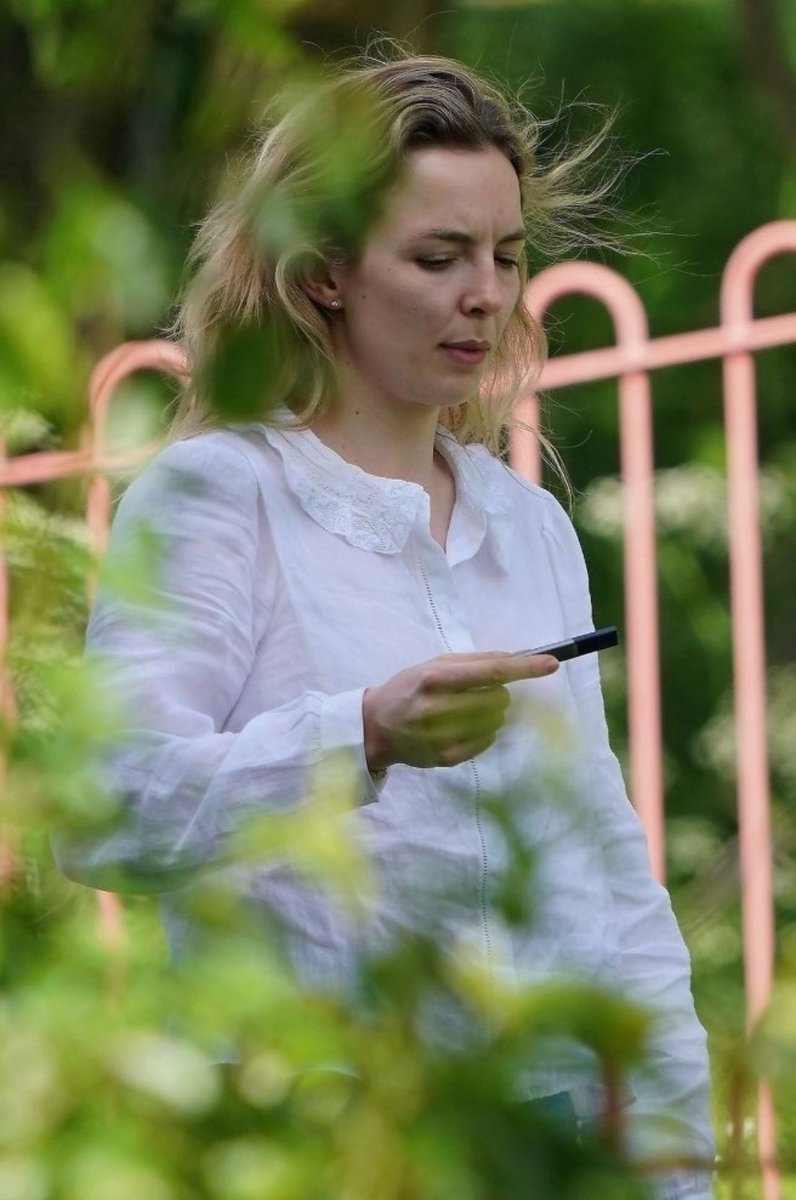 Villanxeves's tweet photo. Jodie comer in my dream blunt rotation https://t.co/BaB3Lm7dlR