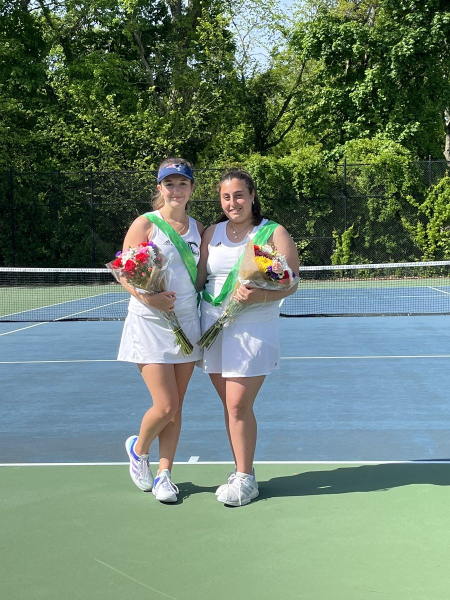 BulldogTennis2's tweet photo. Amazing matches all around tonight! Final Score 4-1 for a win!! 

Amazing job done by the team making this night special! 

Congrats to our seniors Panayiota and Liv who fought hard today, both will be continuing their education in Boston at BU and NEU respectively! https://t.co/SMNWINJzRu