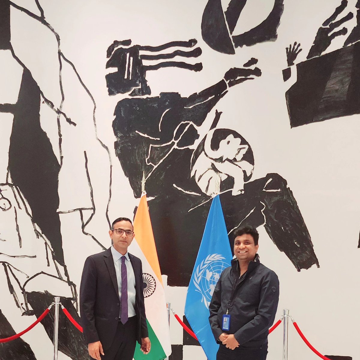Founder @Deven_krgupta Introduced Ladli Foundation at Permanent #UN Mission of #India at #NewYork to Young and Dynamic Mr. Surendra Adhana, IFS, First Secretary, India Mission and United Nations.
Background is world's Largest Wall Painting Made by #MF_Hussain.