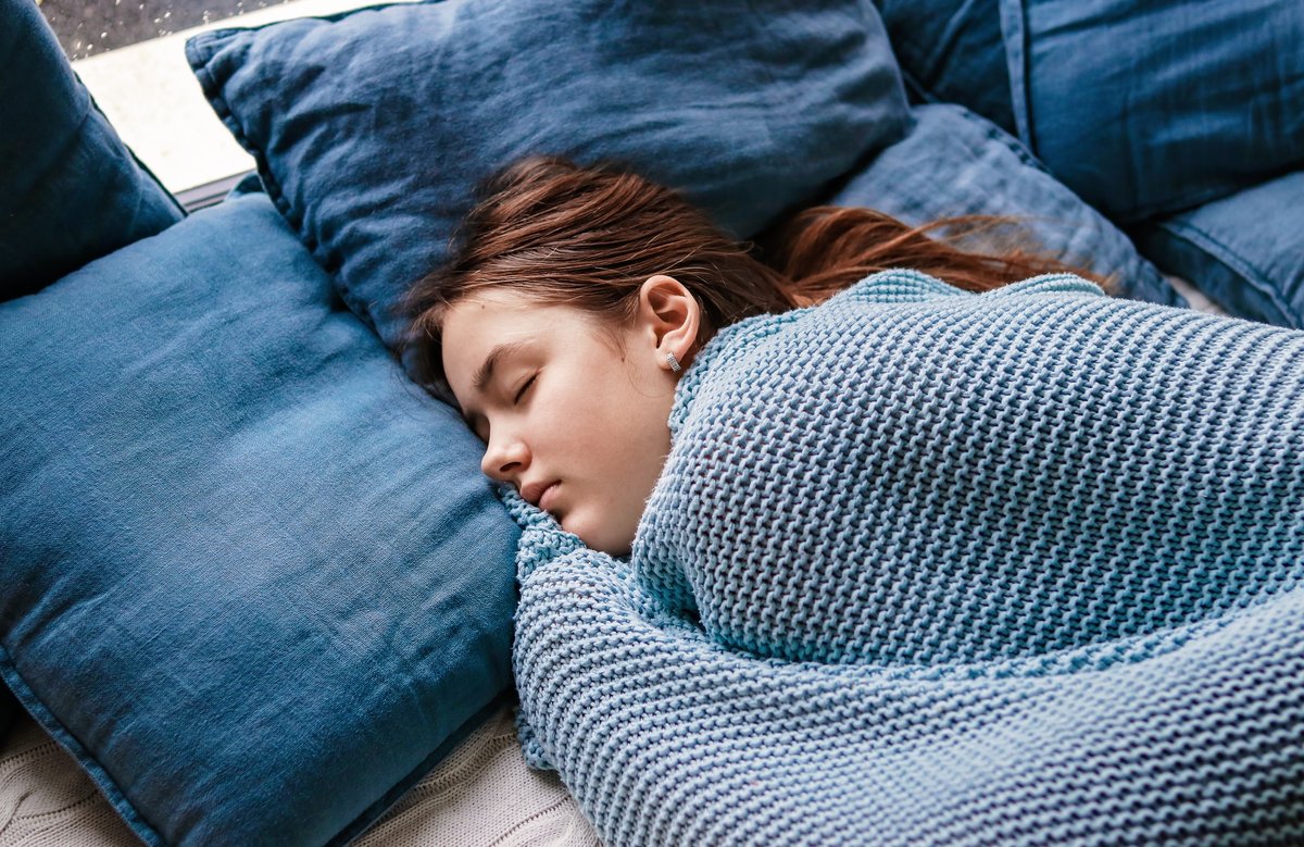 Via <a href="/JAMANeuro/">JAMA Neurology</a>: Getting longer and better sleep could improve the cognitive health of adolescents who are #overweight or #obese: bit.ly/3UNM65E

#NeuroTwitter #TeenHealth #neurology <a href="/LindsayStager/">Lindsay Stager, PhD</a>