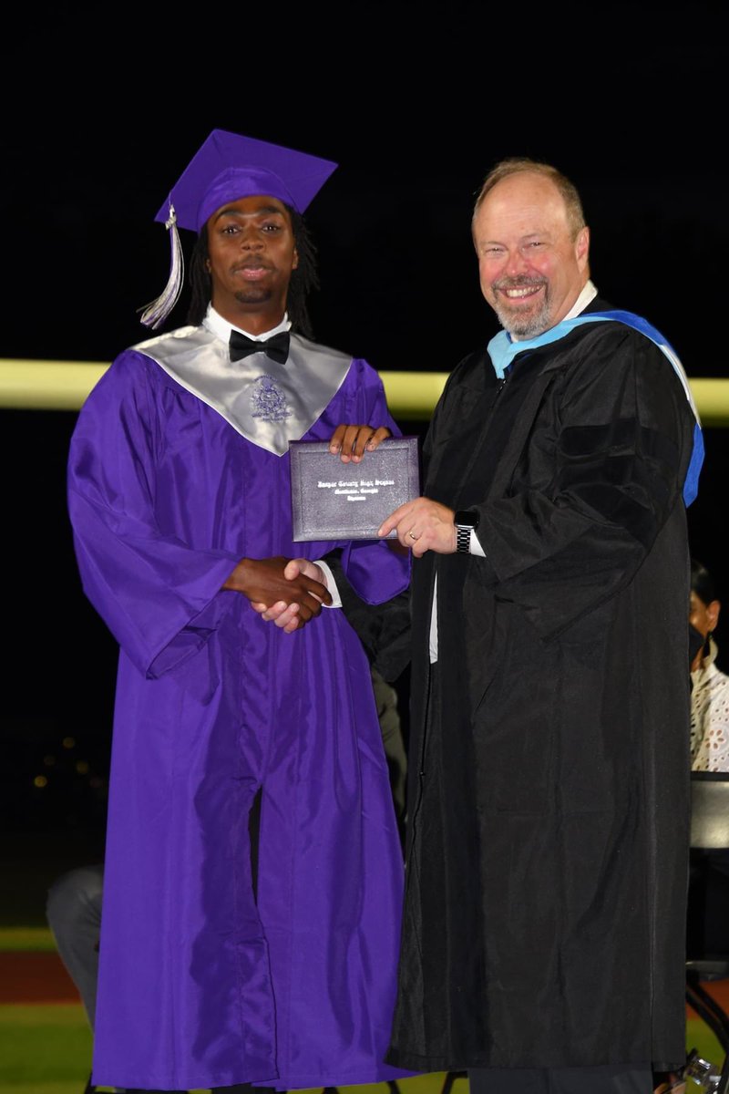 monticellohoops's tweet photo. Congratulations to our Now 2024 Graduates for receiving their diploma on last Friday Night. Good luck on your future endeavors and continue to be great. Always #bel1eve!! #faMily💜 https://t.co/9uk5mVoCNc