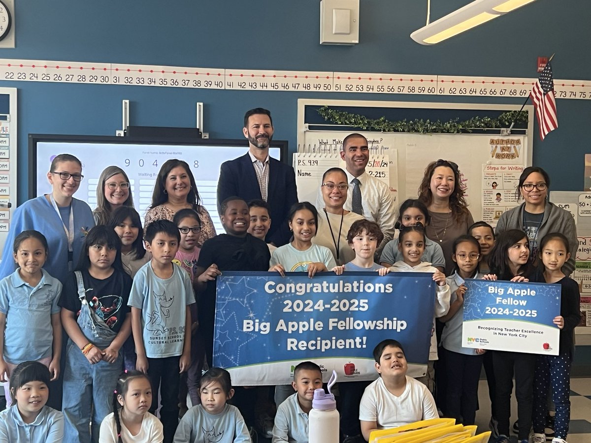 20_doe's tweet photo. A wonderful afternoon celebrating the dedication and work of Big Apple Winner Stephanie Atkins 20k939 with Dr. Pretto and the district Big Apple Team, Principal Mousouroulis #bigapplefellowship @pretto_david @DOEChancellor @ruxdanika @DanWeisbergNYC @Russ_Lieberman https://t.co/gi78mcOyud