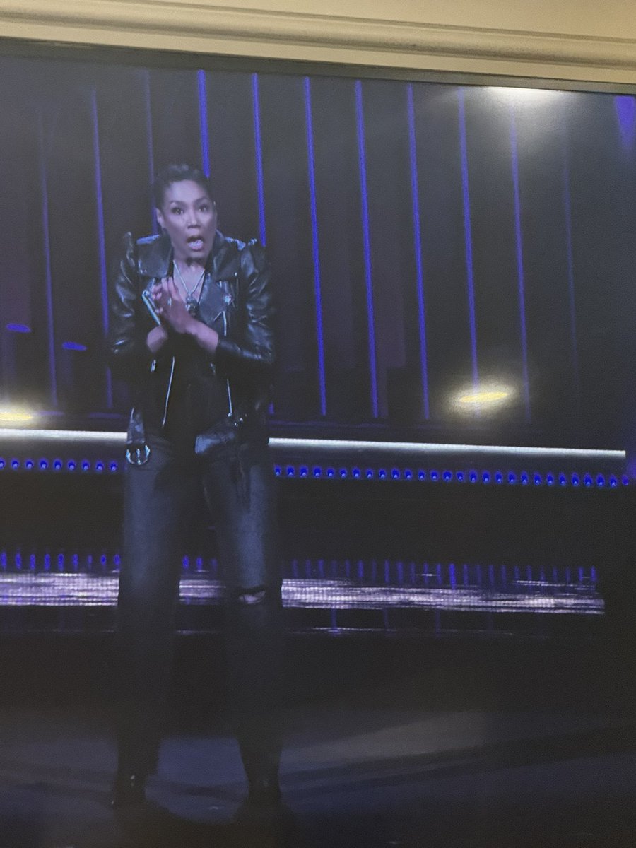 This man <a href="/joshhart/">Josh Hart</a> just said “is that Condoleeza  Rice?!” No way…