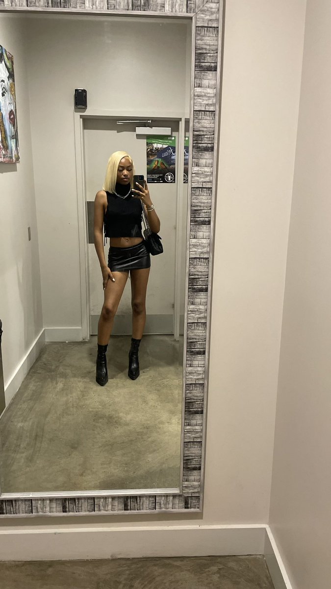 notdaliahj's tweet image. She fine she sexy she cool.