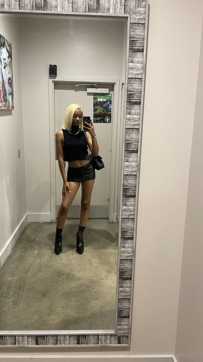 notdaliahj's tweet image. She fine she sexy she cool.
