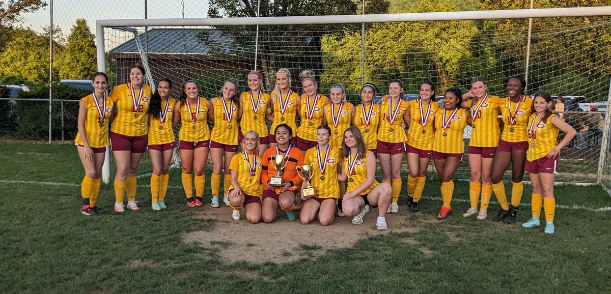 VA High 1
Graham 4

Ella Dales ⚽⚽⚽
Emmy Spaulding ⚽

Assists-
Ella Dales
Ireland Hart
Cadence Owen

Tremendous effort by Cadence Owen and Reagan Tolley on the defensive side. Great team effort!

SWD Regular Season Champions
SWD Tournament Champions
#BacktoBack🏆
#GrahamPride