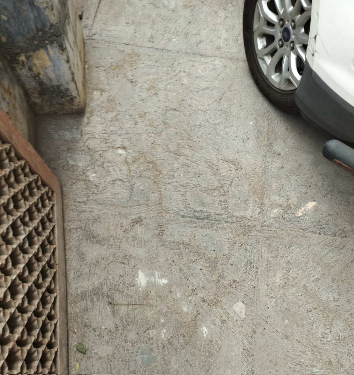 nareshneeshu's tweet photo. @1stIndiaNews झूठ, मै सांगानेर एयरपोर्ट के सामने ही हु 
हवा का पत्ता भी नही हिल रहा
बारिश की एक बूंद नही है
प्रतापनगर गौशाला से आया 
सब झूठ लिखा है https://t.co/r9aciq9Mrw