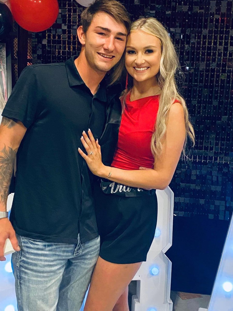 kenziedonnes's tweet photo. i can’t believe i get to marry my absolute bestfriend🥹🩵 https://t.co/vJdNy5EE9a
