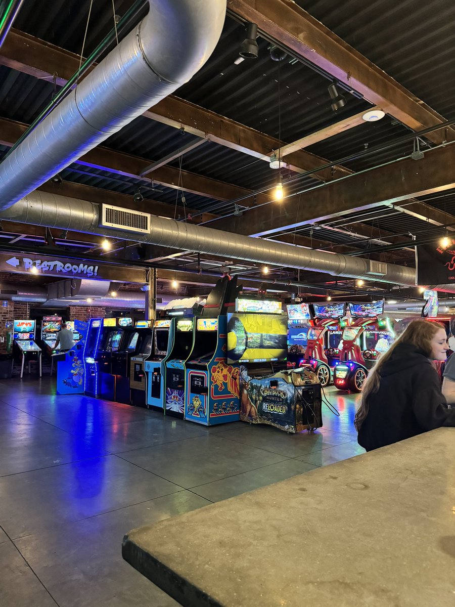 CandiCHAOS's tweet photo. @mattrife come to the barcade I work at after the show tonight and I’ll give you free tokens and whoop you at some Mario Kart https://t.co/HyktfSMSnA