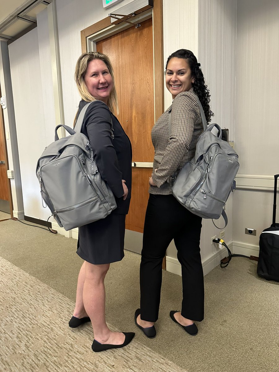 Great minds think alike - backpack twinning with Dr. @JenniferCKing CSO of @IASLC @tumitravel if you want to sponsor this duo… FYI
