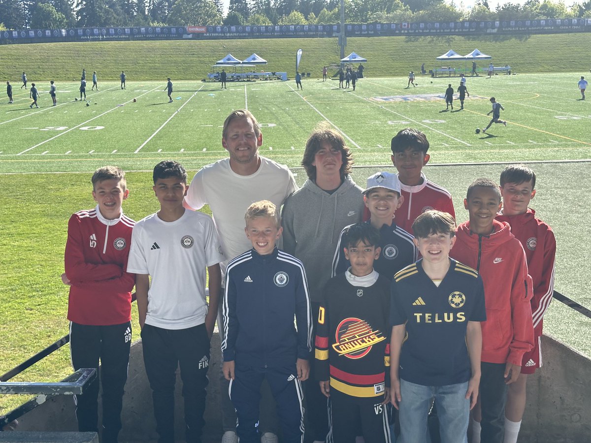Big 👏👏 to <a href="/David_Ousted/">David Ousted</a> for his time speaking to the <a href="/AbbSoccerAssn/">Abbotsford Soccer</a> 2011 Premier Boys at the <a href="/League1BC/">League1 British Columbia</a> game between <a href="/WFCAcademy/">Whitecaps FC MLS Academy</a> and @goRiversFC this weekend. #bcsoccer #riversfc