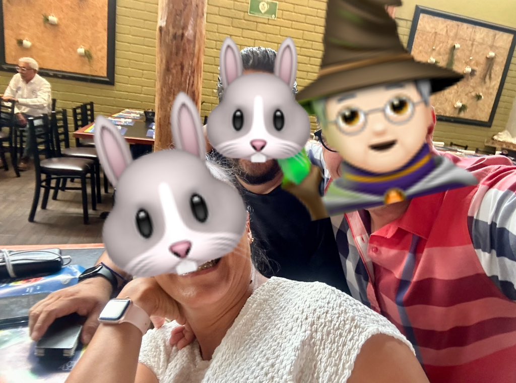 henry20191's tweet photo. Con mis adorados @tomasvergara69 @JazminLiebre en una tardecita calurosa solo por el gusto de juntarnos #143 both https://t.co/0Uqx7oLEwK