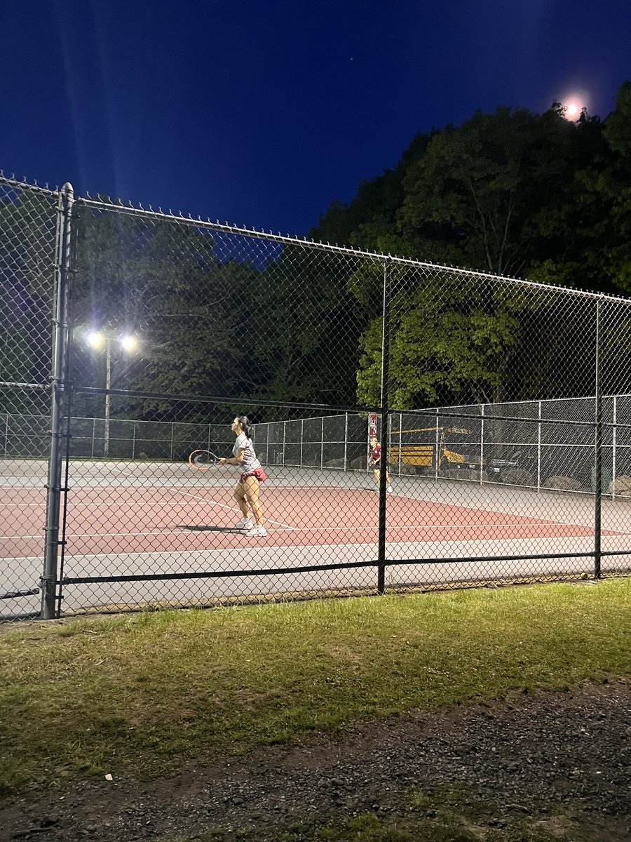 JenCareyLHS's tweet image. Way to go Dana &amp;amp; Baylee for clenching the win vs Lawrence in three sets: 7-5(2), 3-6, 6-3 🎾 so proud of you both! A big shout out to their fans for staying by their side until the clock struck 9:00 PM @_LHSAthletics @LowellSunSports @LowellHigh #rackpack