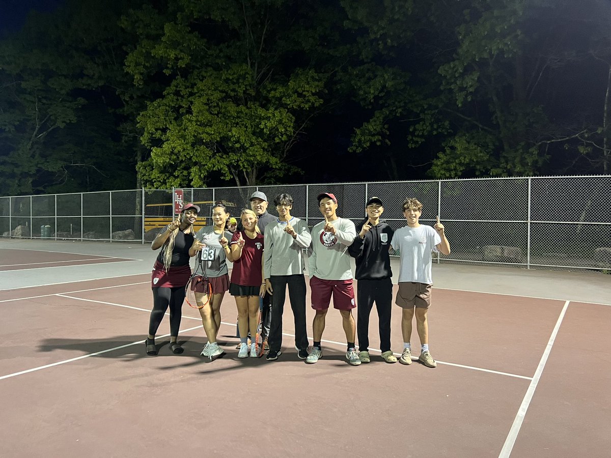 JenCareyLHS's tweet image. Way to go Dana &amp;amp; Baylee for clenching the win vs Lawrence in three sets: 7-5(2), 3-6, 6-3 🎾 so proud of you both! A big shout out to their fans for staying by their side until the clock struck 9:00 PM @_LHSAthletics @LowellSunSports @LowellHigh #rackpack