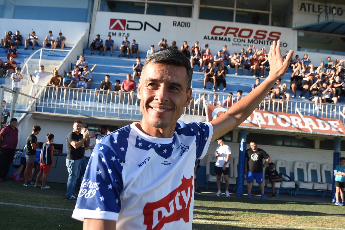 Iván Juárez se suma a la institución como Director Deportivo del fútbol. El histórico jugador vuelve al club para convertirse en el responsable del área deportiva, trabajando de manera mancomunada entre la parte profesional y la formativa. atleticorafaela.com.ar/2024/05/21/iva…