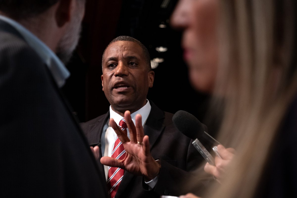 CTMirror's tweet image. CT GOP conventions: George Logan, Jahana Hayes rematch set ctmirror.org/2024/05/20/ct-…