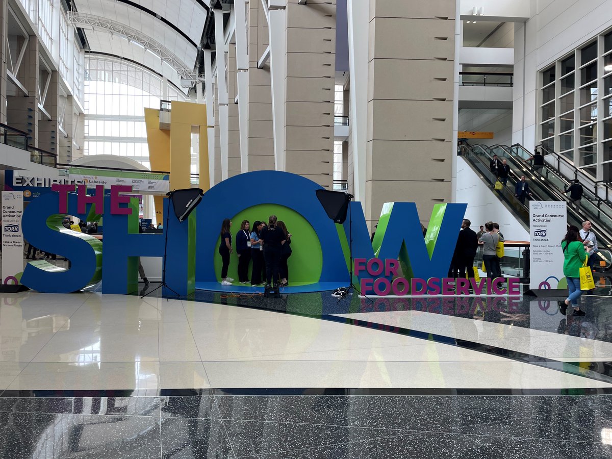 4 takeaways from the 2024 National Restaurant Association Show. There were less robots this year, but more sustainable packaging companies, more AI and automation solutions, and more boba. ow.ly/wrW4105tQhn