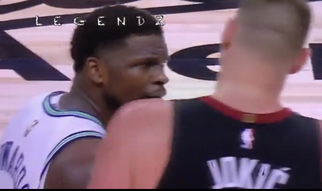 FeelLikeDrew's tweet photo. @legendz_nba Lmfao looked him straight in the eyes https://t.co/Ja9jxeao7y