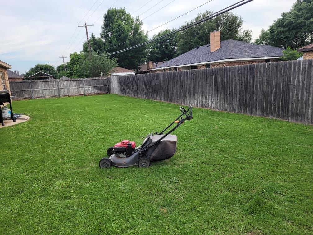Sydney from Abilene, TX is at it again, tackling one of our special edition challenges designed for kids who’ve completed the original 50. This time, she’s chosen the Teacher’s Edition, committing to mow 50 lawns for teachers for free. She mowed Mrs. Dooleys lawn who is an
