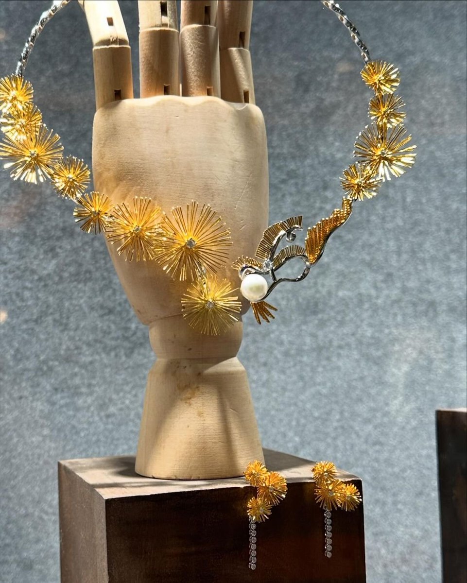 Hong Kong International Jewelry Fair All in the luxurious hall~!! This is dazzling joy